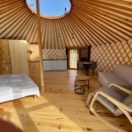Yourte 2-4 Personnes Avec Spa Saint-Laurent-de-Lévézou المظهر الخارجي الصورة